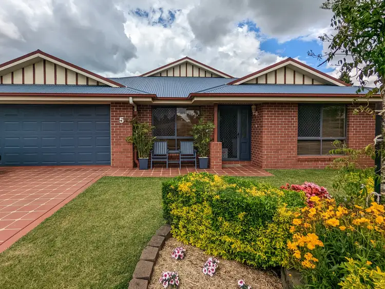 5 Pendrea Close