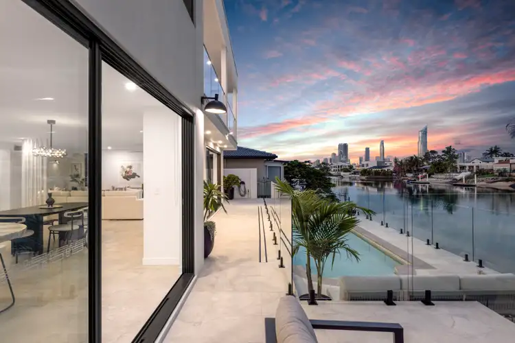 17 Monte Vista Court, Broadbeach Waters QLD 4218