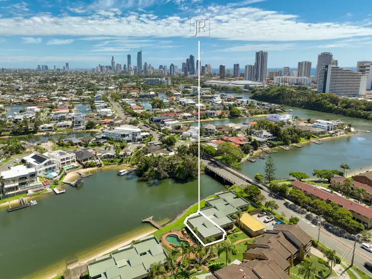 4/33-39 Hooker Boulevard, Broadbeach Waters QLD 4218