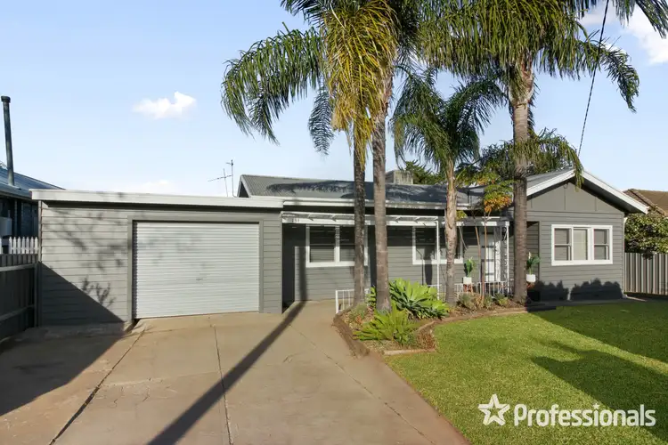 131 Meadow Street, Kooringal NSW 2650