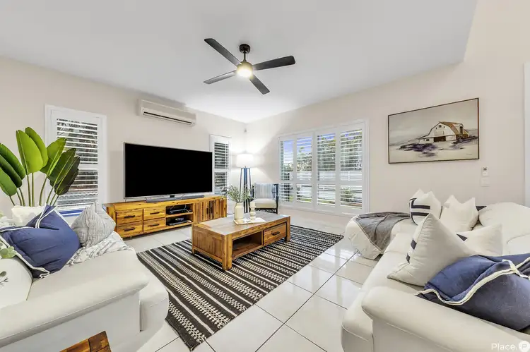 1 Linwood Street, Carindale QLD 4152