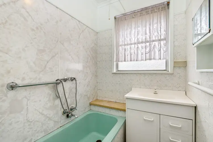 Sixth view of Homely house listing, 10 Florida Avenue, Corio VIC 3214