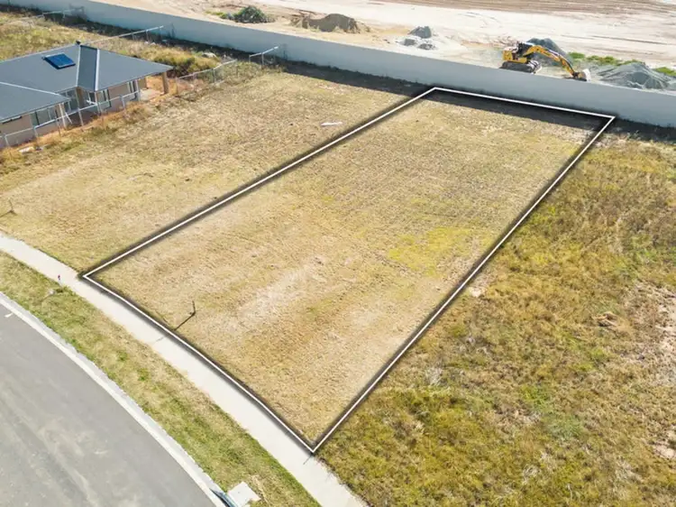 19 Elliman Crescent, Sale VIC 3850