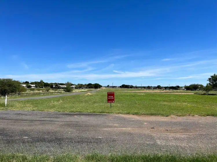 11 Queen Street, Hughenden QLD 4821