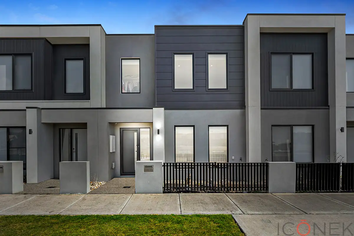 Main view of Homely townhouse listing, 3 Bronx Walk, Wollert VIC 3750