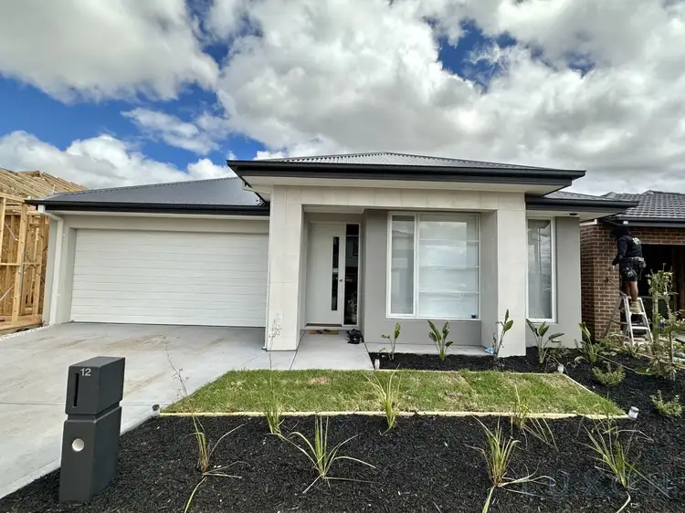 31 Saltaire Drive, Strathtulloh VIC 3338
