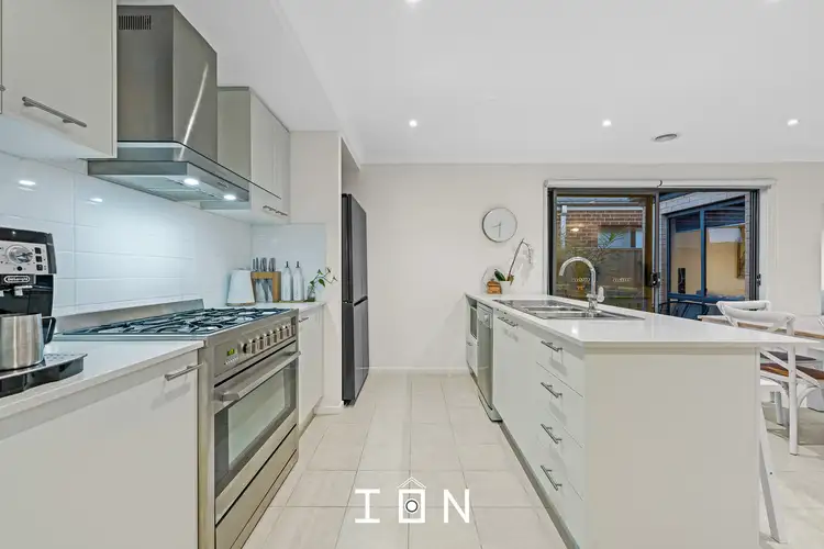 Fifth view of Homely house listing, 10 Stark Circuit, Cranbourne East VIC 3977