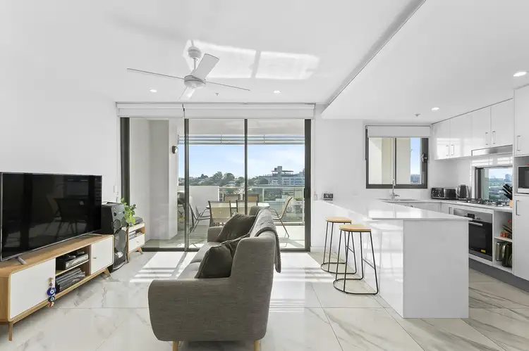 809/70-74 Carl Street, Woolloongabba QLD 4102