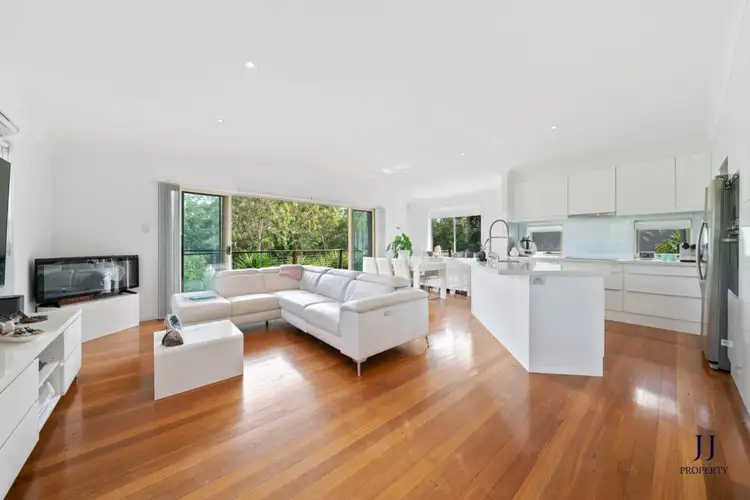 5 Plumeria Close, Kenmore QLD 4069