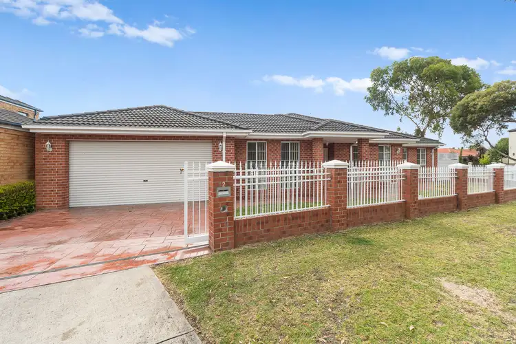 2 Friuli Place, Skye VIC 3977