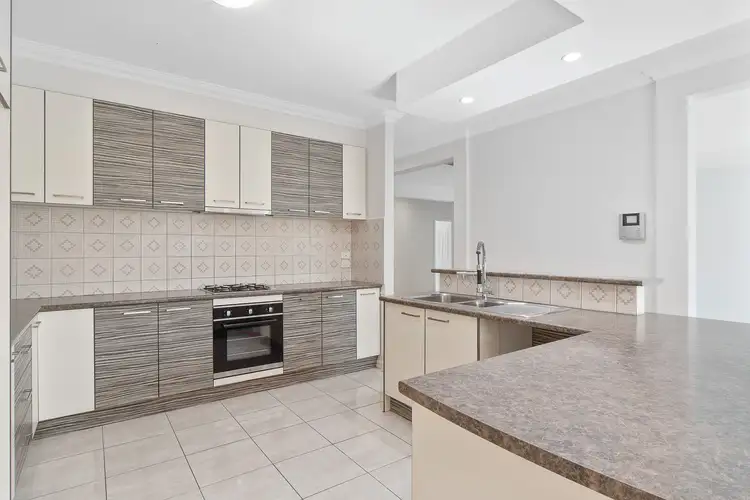 Fourth view of Homely house listing, 2 Friuli Place, Skye VIC 3977
