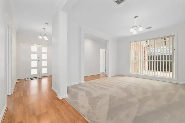 Fifth view of Homely house listing, 2 Friuli Place, Skye VIC 3977