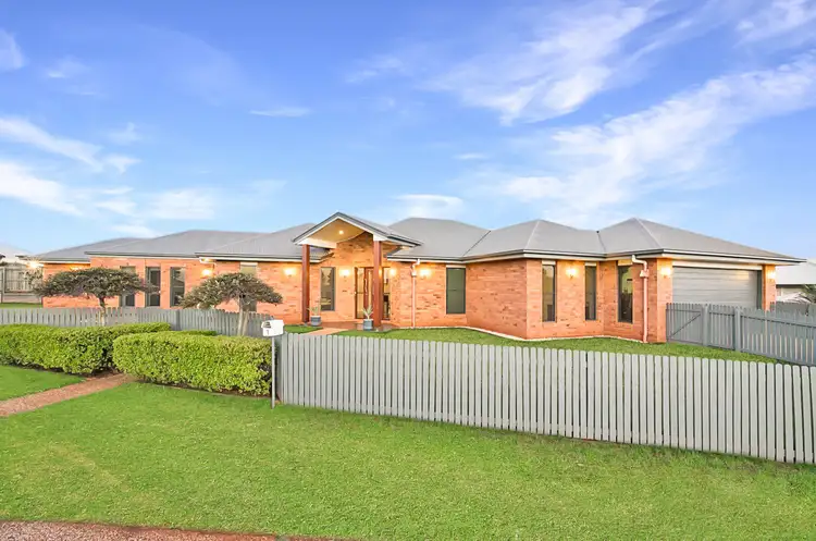 1 Krefter Crescent, Highfields QLD 4352