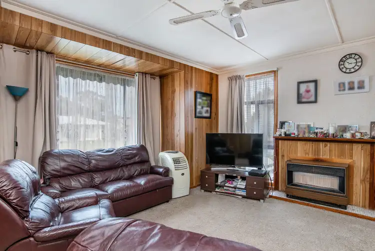 Second view of Homely house listing, 25 Kenna Avenue, Hamilton VIC 3300