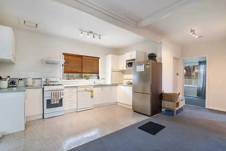 Third view of Homely house listing, 2 Walls Crescent, Hamilton VIC 3300