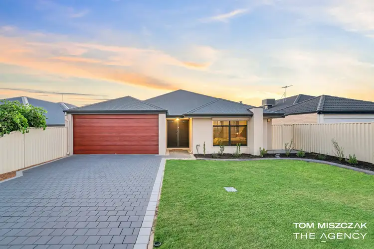 4 Coogee Road, Lake Coogee WA 6166