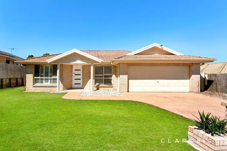 12 Hibiscus Crescent, Aberglasslyn NSW 2320