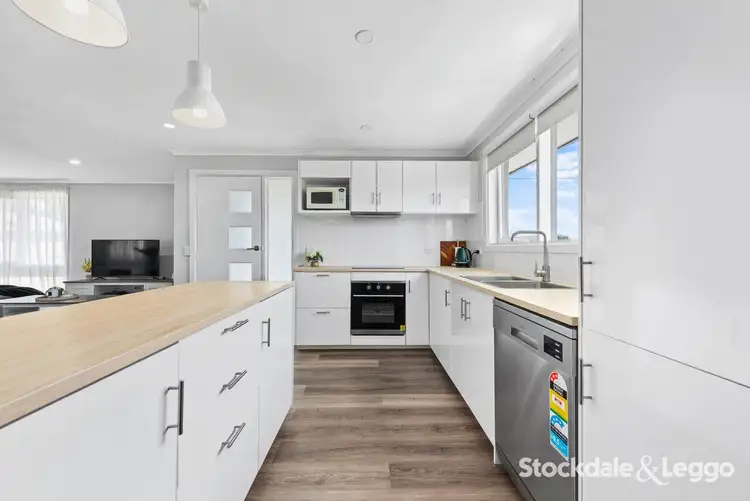 Fifth view of Homely house listing, 2 Maple Crescent, Churchill VIC 3842
