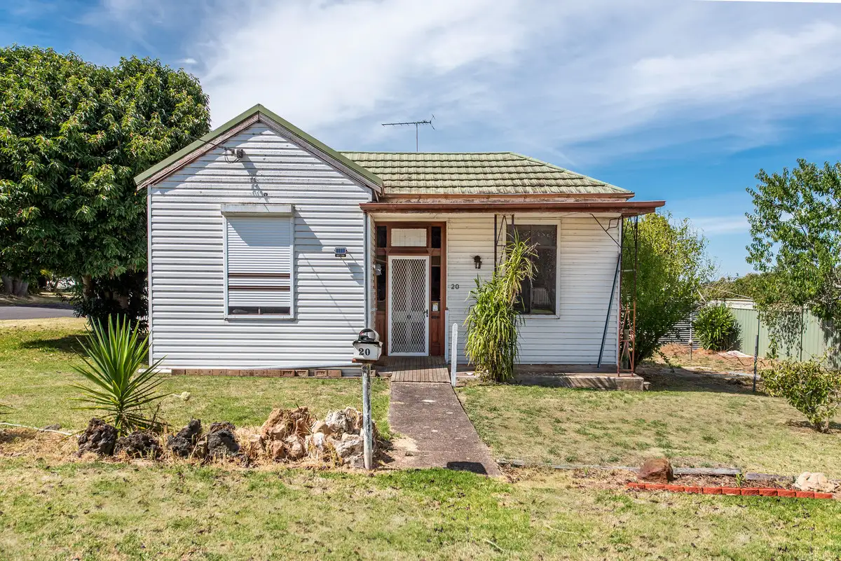 Main view of Homely house listing, 20 Dinwoodie Street, Hamilton VIC 3300