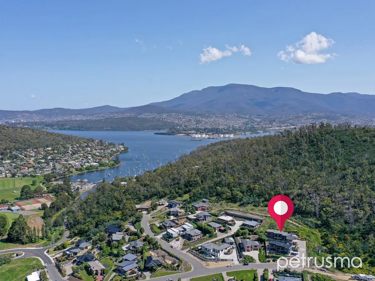 Main view of Homely unit listing, 2/33 Dumbarton Drive, Geilston Bay TAS 7015