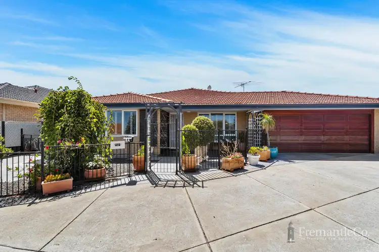 8A Paterson Court, Lake Coogee WA 6166