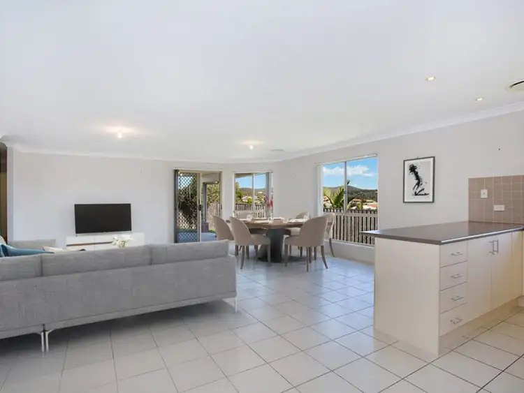 20 Sangster Crescent, Pacific Pines QLD 4211
