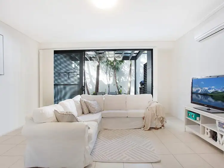14 The Gardenway, Robina QLD 4226