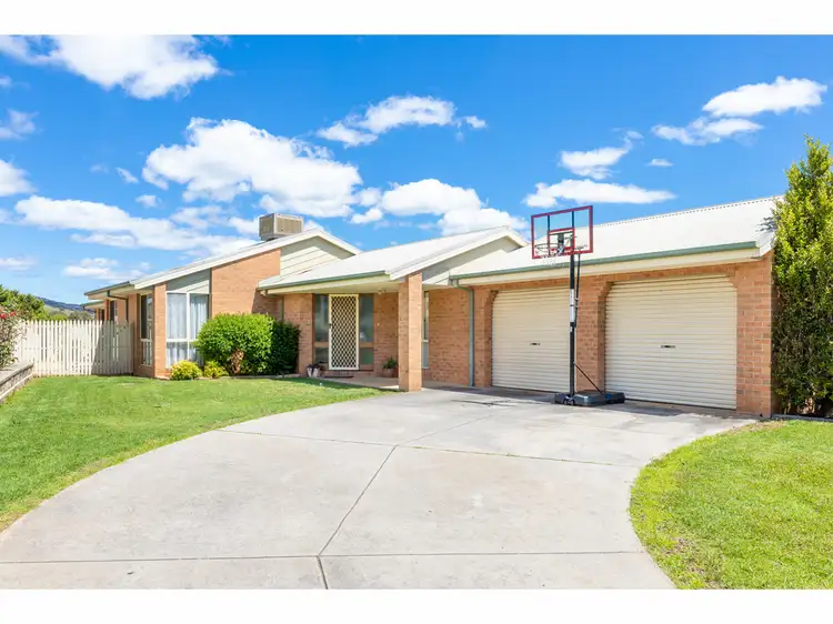 9 Falcon Circuit, West Wodonga VIC 3690