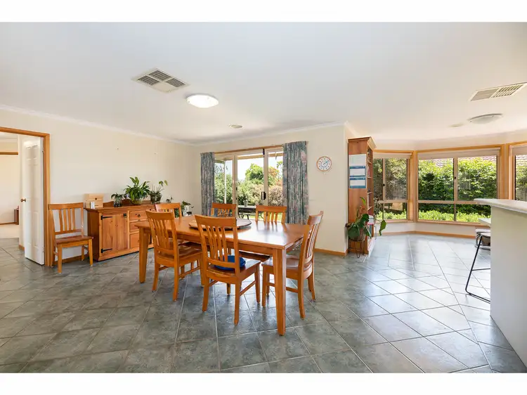 Fifth view of Homely house listing, 9 Falcon Circuit, West Wodonga VIC 3690