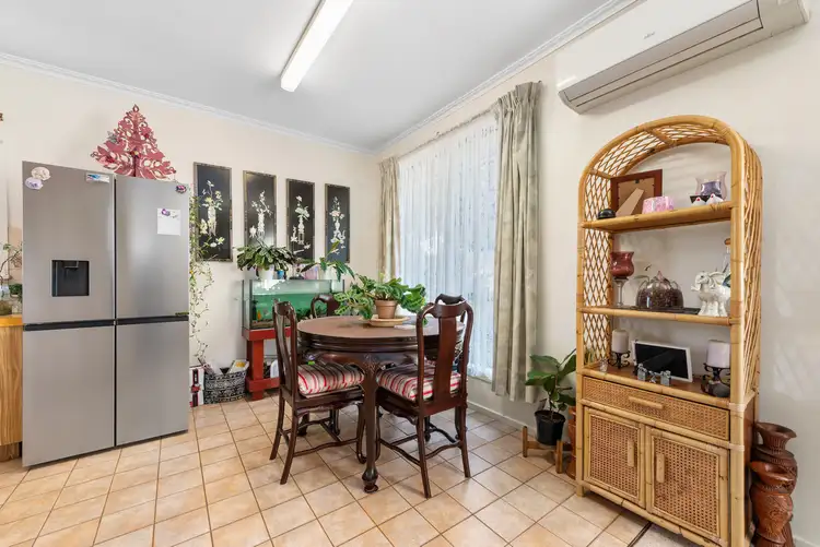 Fifth view of Homely house listing, 8 Sandra Court, Sale VIC 3850
