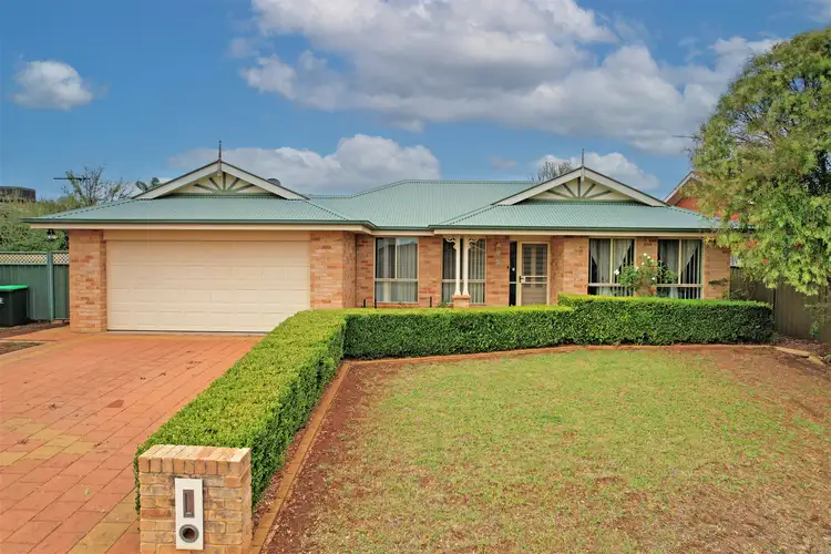 3 Lancaster Park Place, Dubbo NSW 2830