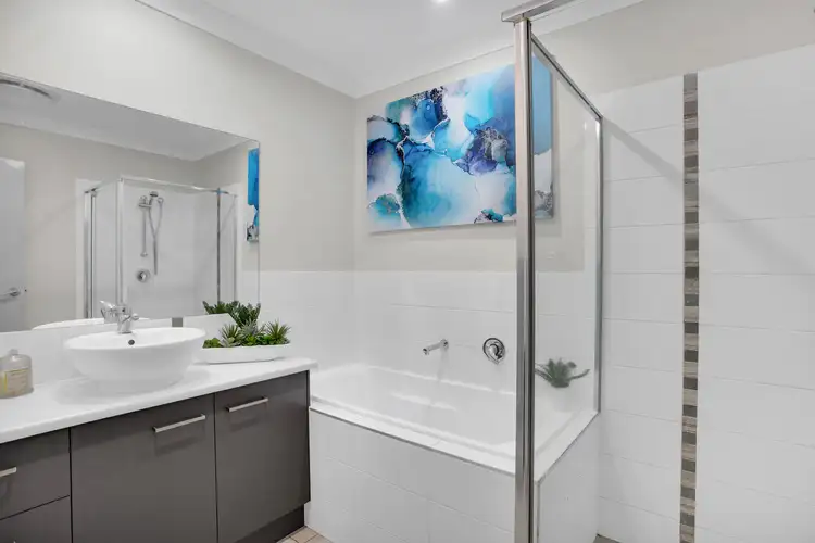 Sixth view of Homely semi-detached listing, 1/16 Coverack Street, Leichhardt QLD 4305