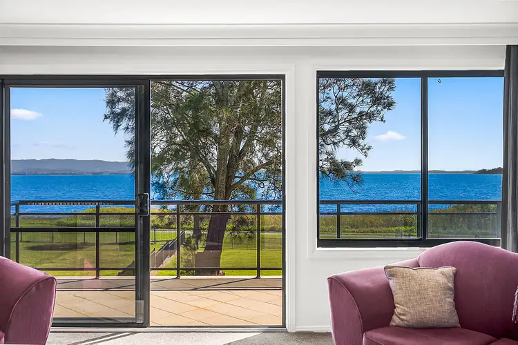 2/97A The Boulevarde, Oak Flats NSW 2529