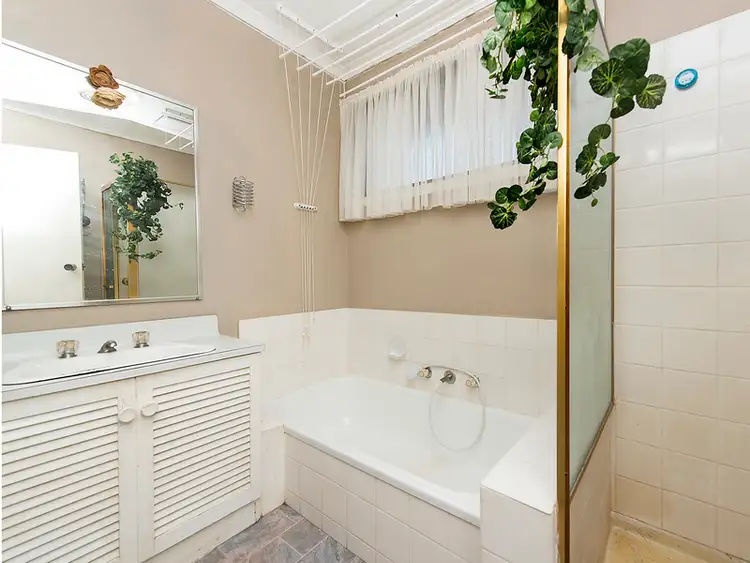 Fifth view of Homely house listing, 13 Glenrosa Court, St Albans VIC 3021