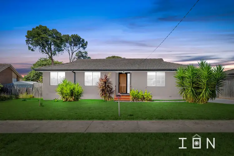 8 Valerie Drive, Cranbourne VIC 3977