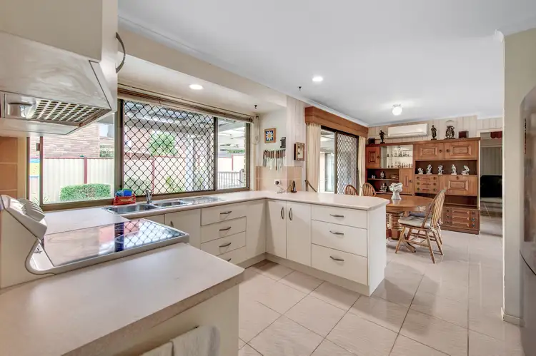 Sixth view of Homely house listing, 2 Lovell Court, Sinnamon Park QLD 4073