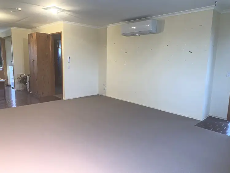 Seventh view of Homely unit listing, 2/17 Jennifer Crescent, Darling Heights QLD 4350