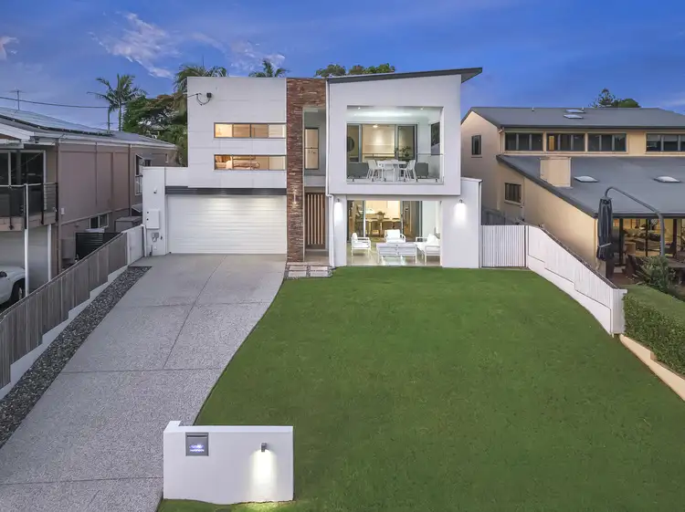 11 Esplanade, Yeronga QLD 4104