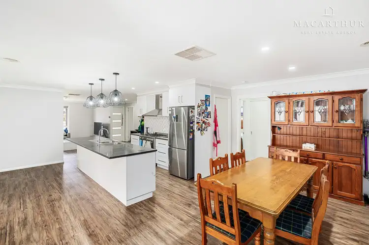 9 Morris Crescent, Gobbagombalin NSW 2650