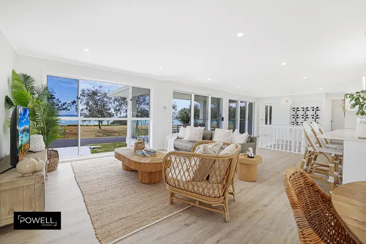 35 Sea Esplanade, Burnett Heads QLD 4670