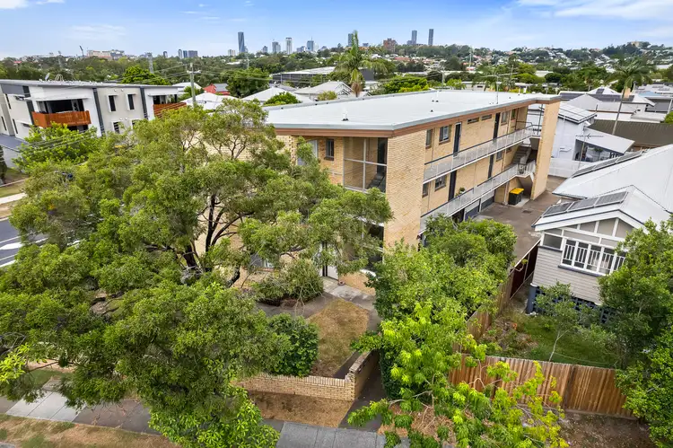 2/21 Edmondstone Street, Newmarket QLD 4051