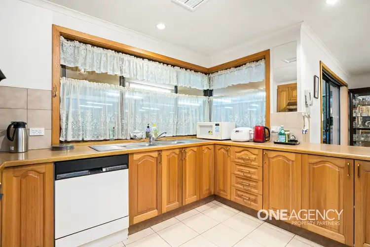 Sixth view of Homely house listing, 15 Eva Court, Seabrook VIC 3028