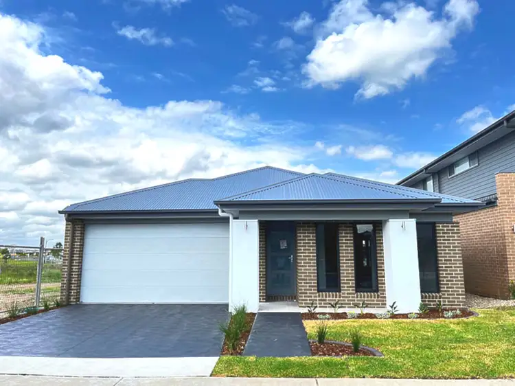 10 Squadron Street, Jordan Springs NSW 2747
