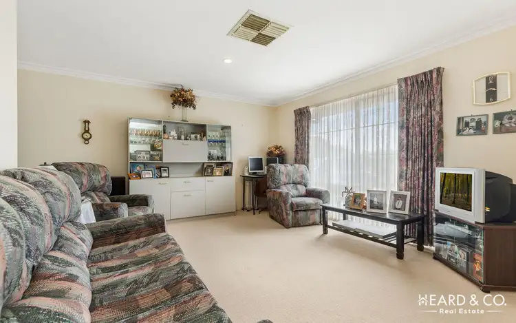 Fifth view of Homely house listing, 2 Brooke Court, East Bendigo VIC 3550