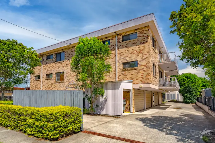 Main view of Homely unit listing, 2/16 Pretoria Street, Zillmere QLD 4034