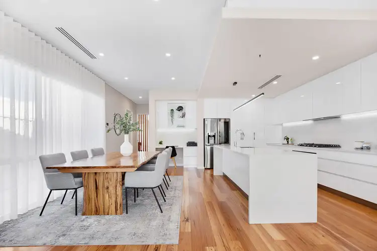 4b Hornsby Street