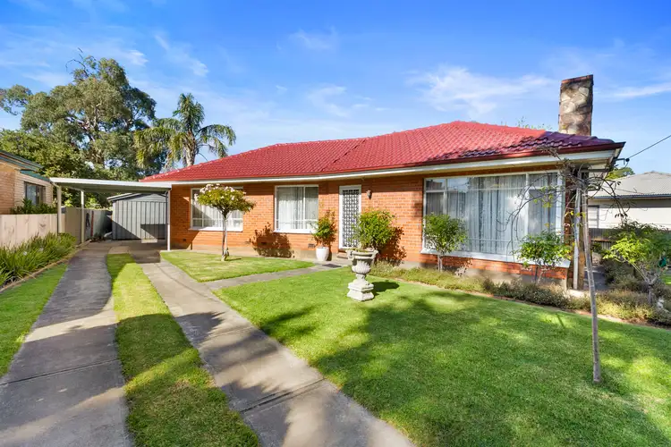 18 Mawson Road
