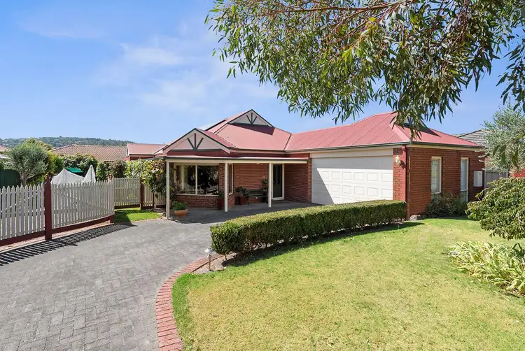 8 Moonlight Mews, Safety Beach VIC 3936