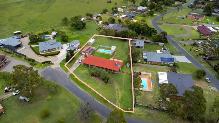 6 Harper Close, Lochinvar NSW 2321