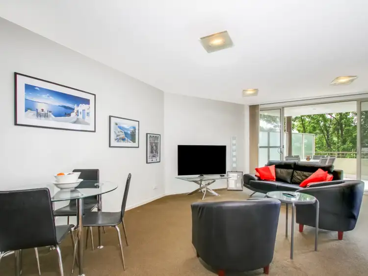 Second view of Homely apartment listing, 2/6 Oxley Street, Griffith ACT 2603